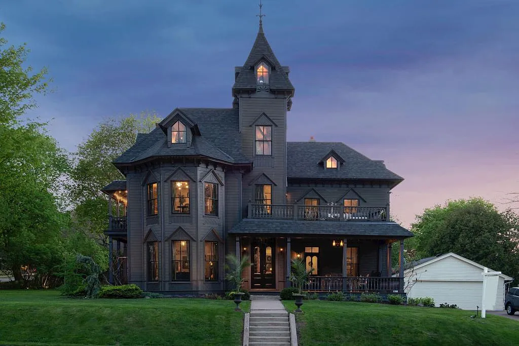 The Castle House: Stillwater’s Towering Victorian Landmark 1
