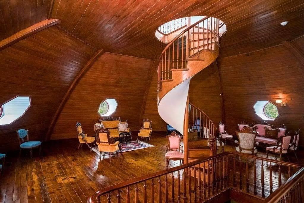 The Armour–Stiner Octagon House 10