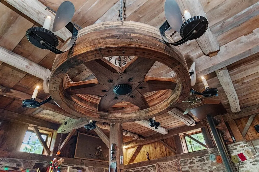 Historic 1799 Mill Retreat on Lewis Creek 12
