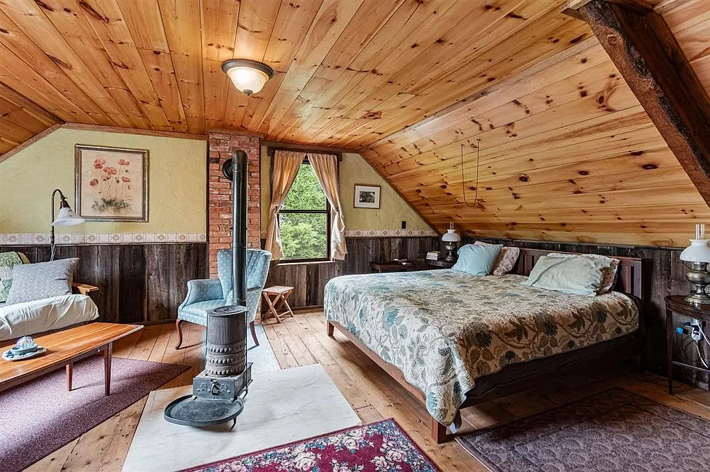 Historic 1799 Mill Retreat on Lewis Creek 16