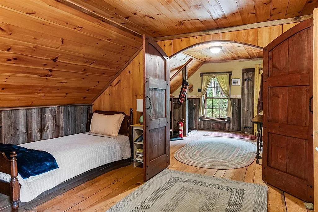 Historic 1799 Mill Retreat on Lewis Creek 17