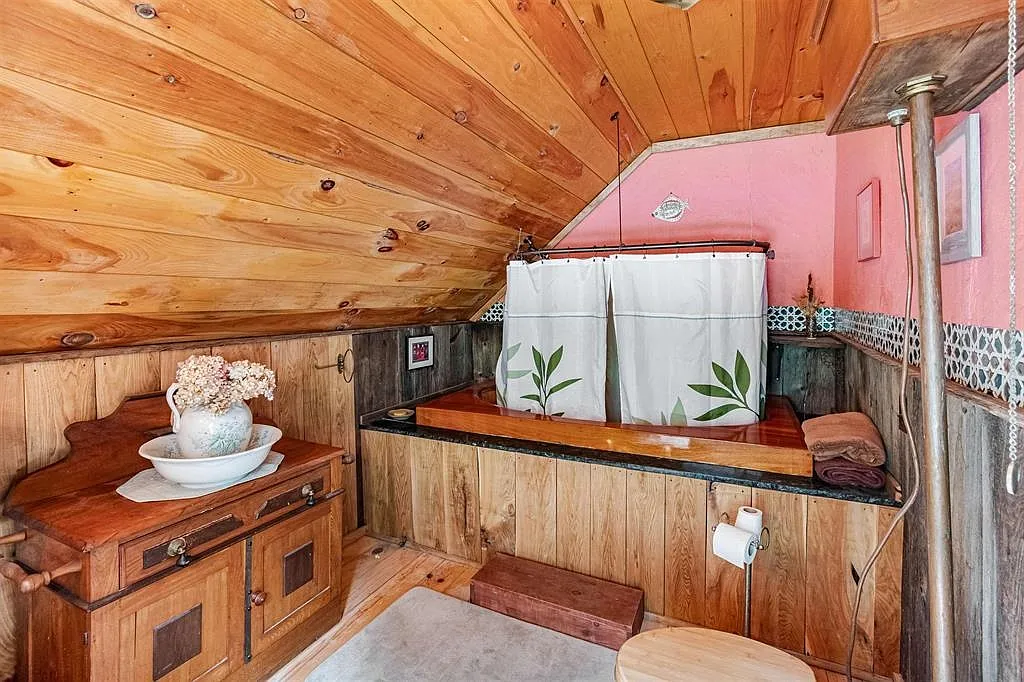 Historic 1799 Mill Retreat on Lewis Creek 18