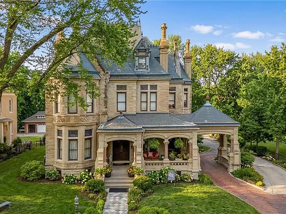 Shakespeare Chateau: An 1885 Gilded Age Landmark on Millionaires’ Row 19fef401d283340236545c03bc5bb066 cc ft 576