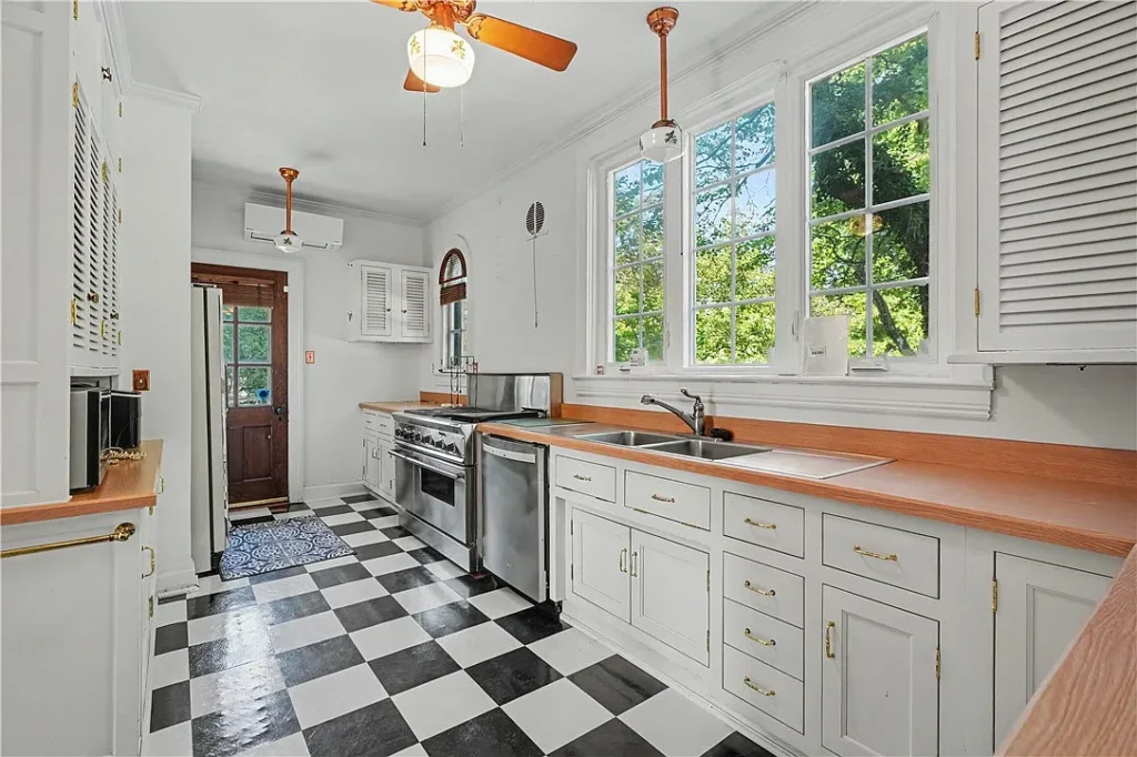 Tudor Elegance Above Lake Vermilion 9