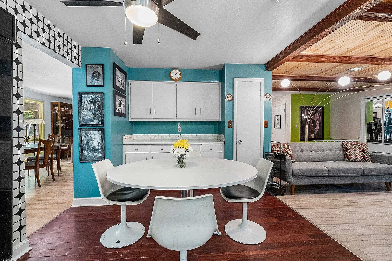 A 1960 Wright-Inspired Ranch in Green Bay 11