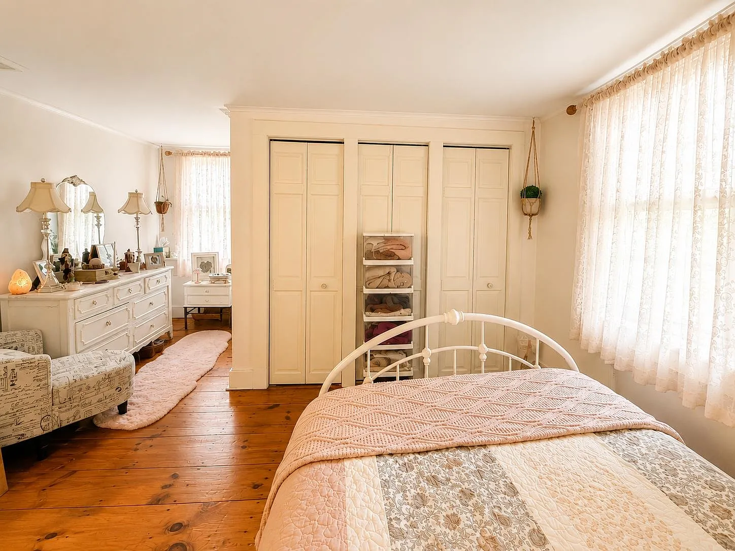 A Charming 1930 Vermont Home on the Rock River 16
