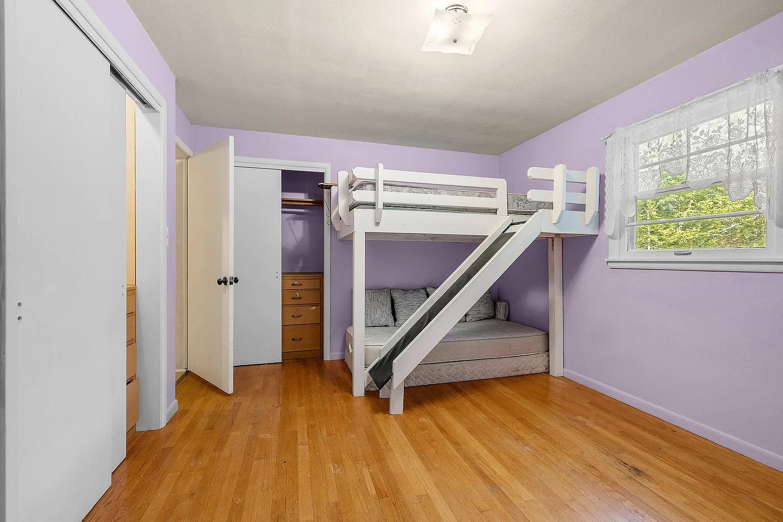 A 1960 Wright-Inspired Ranch in Green Bay 19