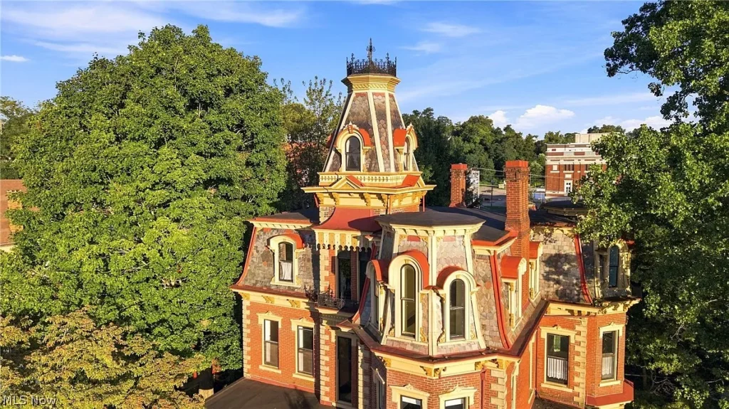 The 1878 Chancellor House in Parkersburg, West Virginia 2