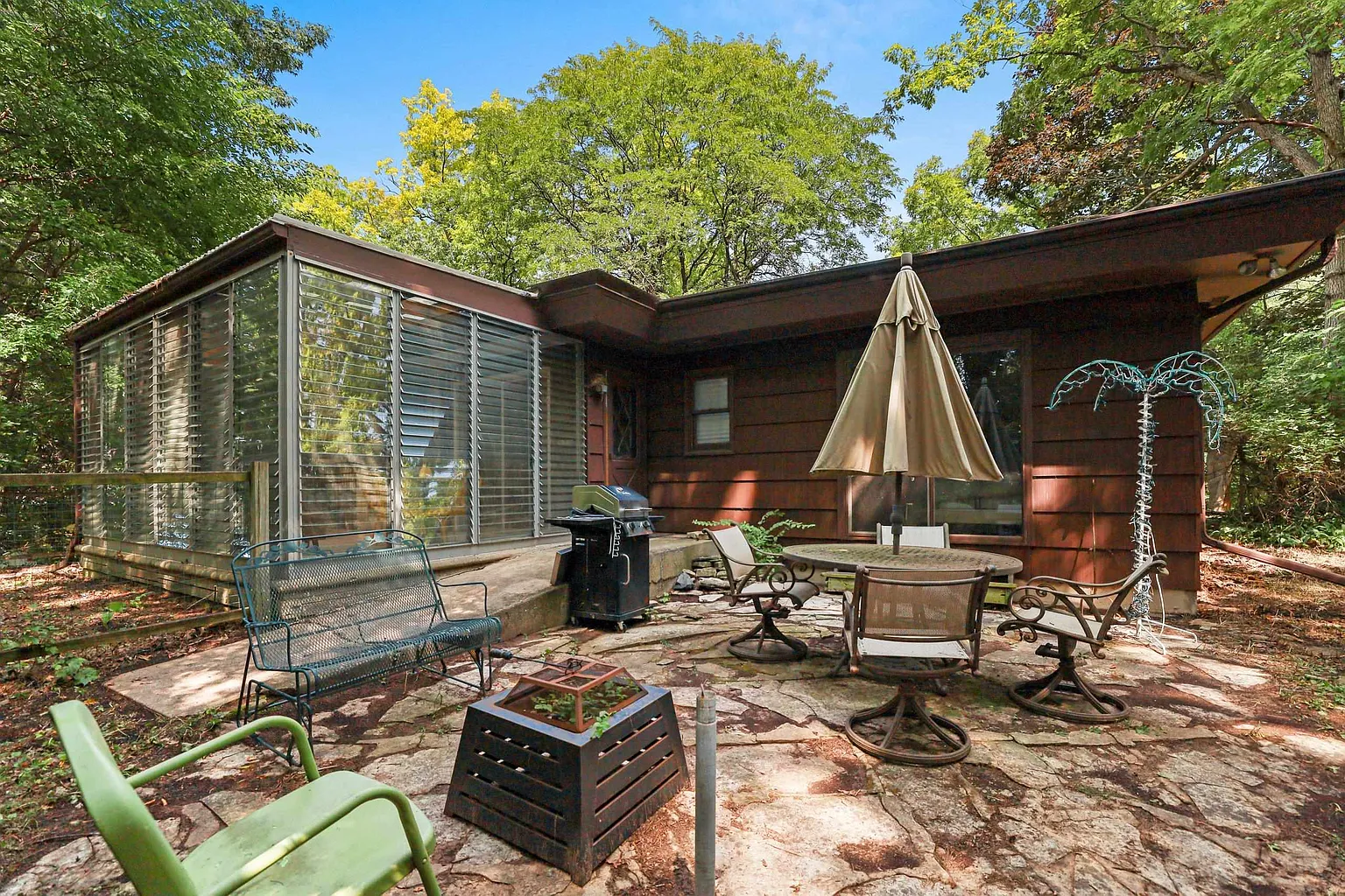 A 1960 Wright-Inspired Ranch in Green Bay 25