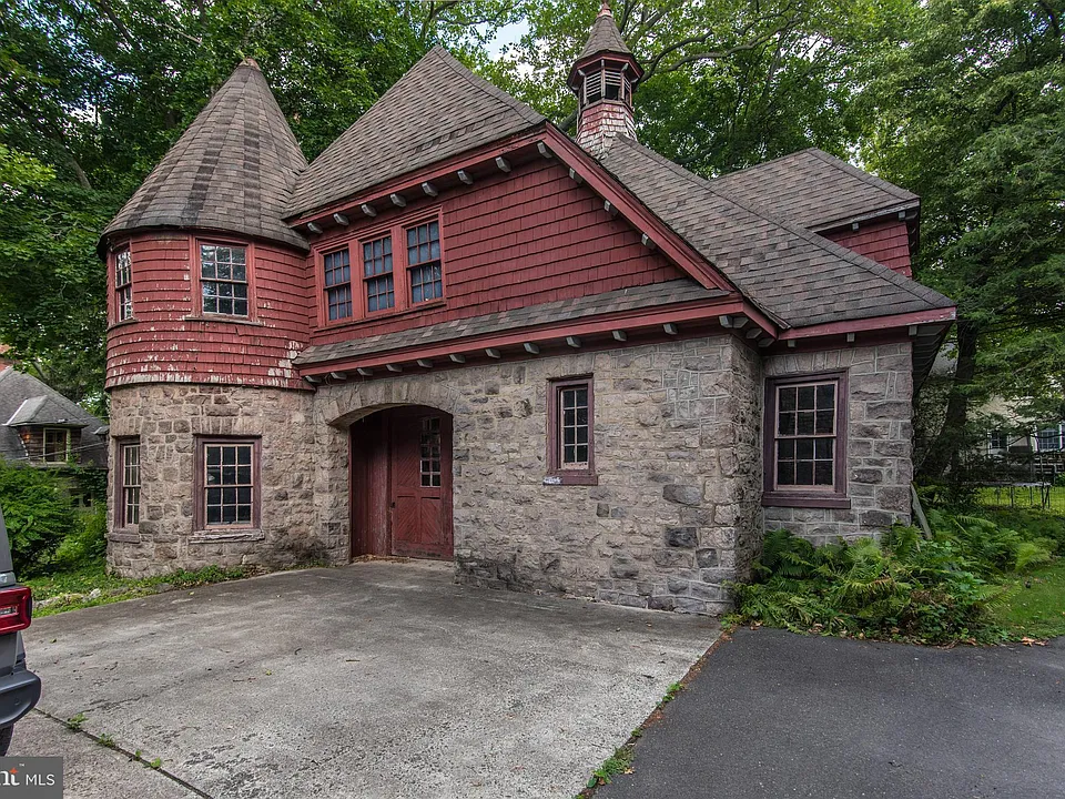 Linden Gate: A Grand 1893 Victorian in Ambler, Pennsylvania 26