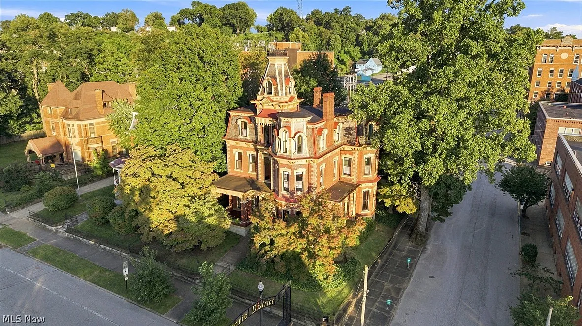 The 1878 Chancellor House in Parkersburg, West Virginia 28