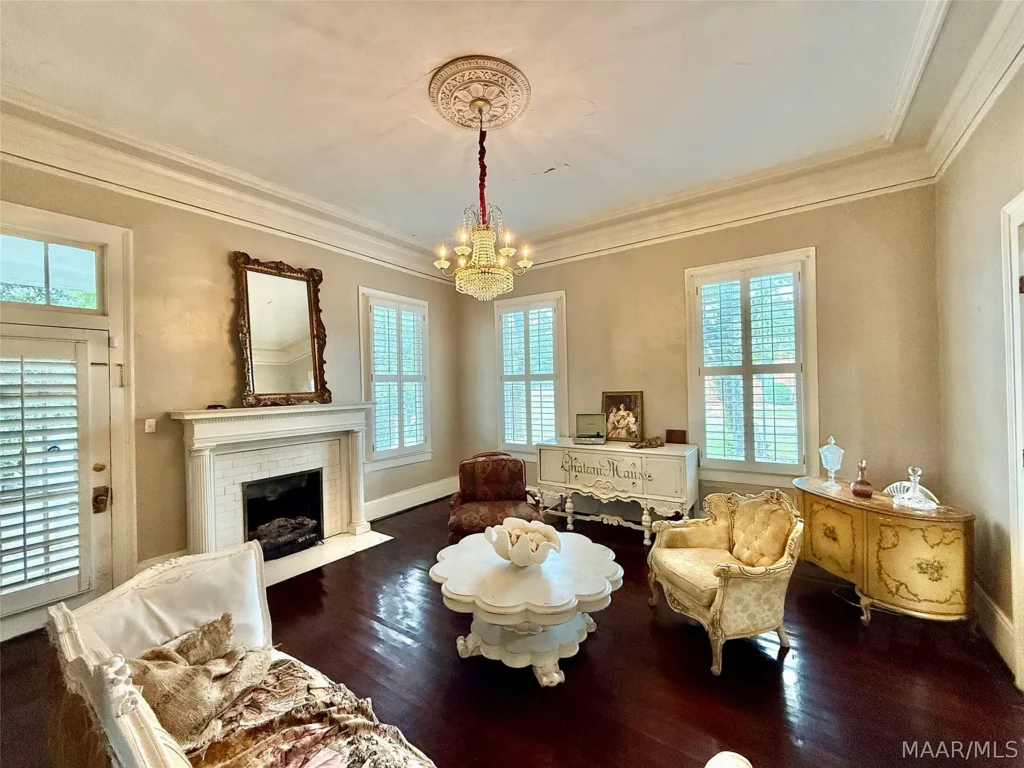 The c.1848 Wilkerson–Richardson House: A Stately Greek Revival Treasure in Marion, Alabama 9