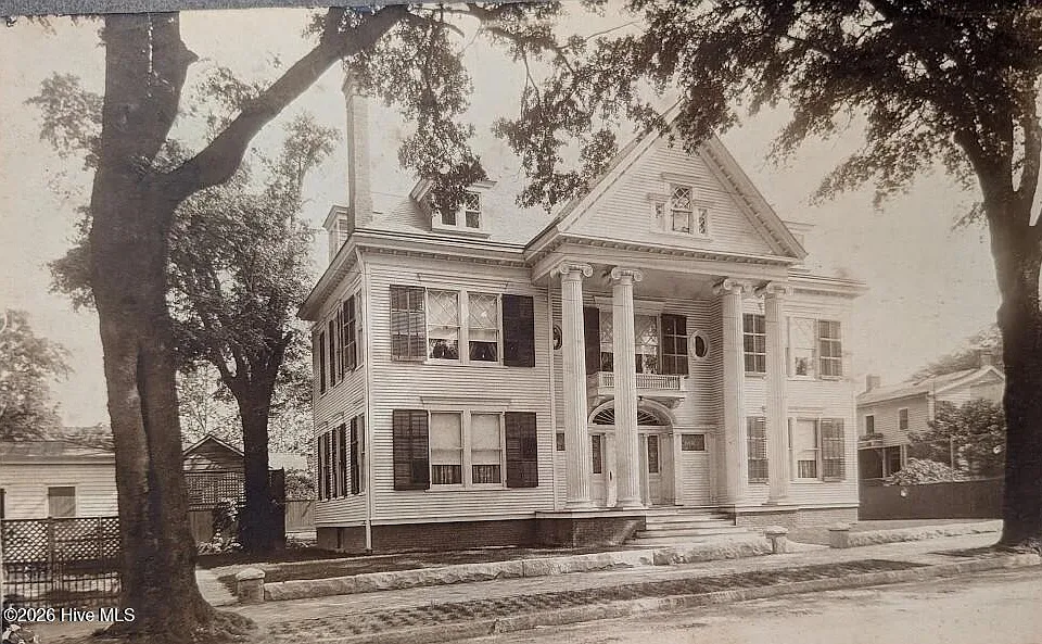 The 1900 William Dick House in Wilmington, NC 3
